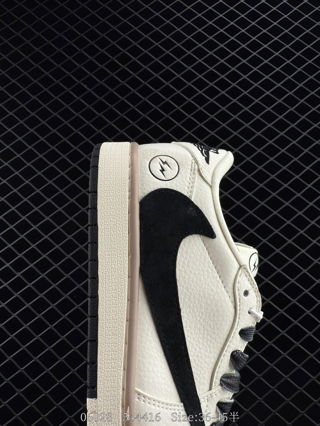 Travis Scott x Air Jordan 1 ” Reverse Mocha “